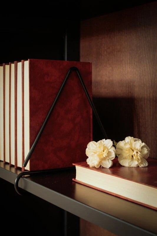 Wire Buchstütze, Dreieckig, Schwarz 4 Wire Buchstütze, Dreieckig, Schwarz – Bild 4