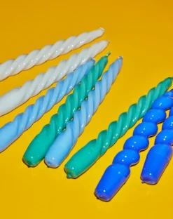 Hay Twist Kerzen, 6 Stück, Blauviolett - Cremeweiß - Burgunderrot -Günstig Heimdekoration Candle Twist green light blue grey beige Candle Spiral dark blue