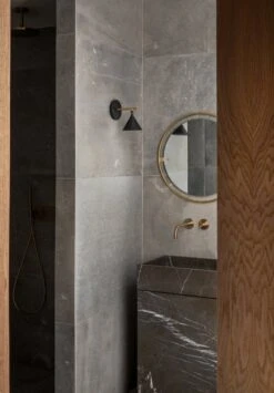 Menu Nimbus Spiegel, 60 Cm, Messing Poliert -Günstig Heimdekoration MENU Nimbus Mirror Cast Sconce Wall Lamp