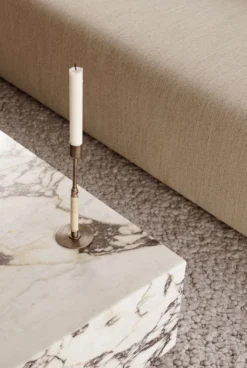 Menu Duca Kerzenhalter, Bronziertes Messing -Günstig Heimdekoration MENU Plinth Duca Gravel Rug