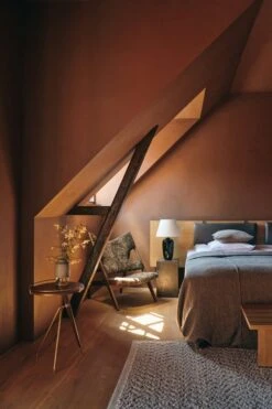 Menu Gravel Teppich, 200 X 300 Cm, Grau 6 Menu Gravel Teppich, 200 X 300 Cm, Grau -Günstig Heimdekoration MENU Umanoff Side Table Knitting Chair Torso Table Lamp Plinth Willmann Vase