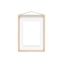 Moebe Rahmen A4, Esche