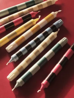 Hay Stripe Kerze, Rot - Bordeauxrot -Günstig Heimdekoration Stripe Candle douce bright