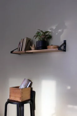 Wire Buchstütze, Dreieckig, Schwarz 10 Wire Buchstütze, Dreieckig, Schwarz -Günstig Heimdekoration seinahylly fiilis 5